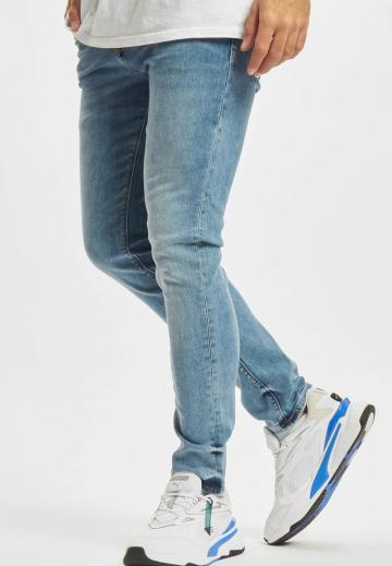 Узкие джинсы