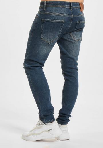 Узкие джинсы