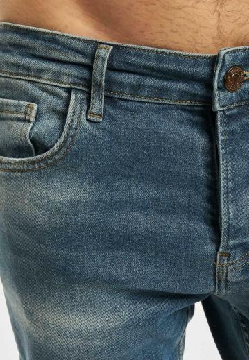 Узкие джинсы