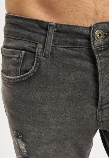 Узкие джинсы