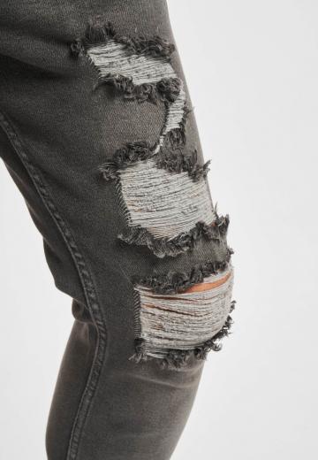 Узкие джинсы