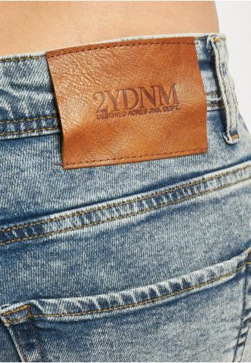 Узкие джинсы