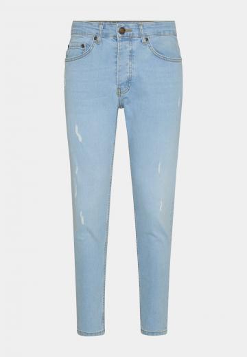 Узкие джинсы