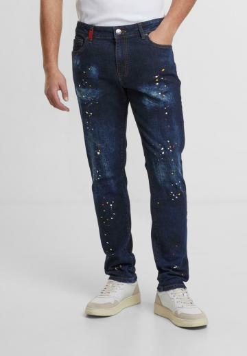 Узкие джинсы