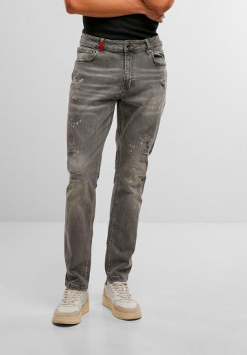 Прямые джинсы