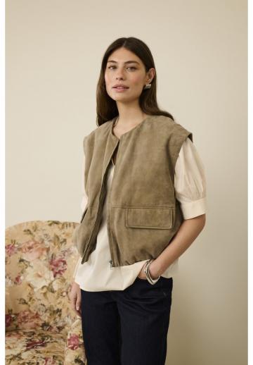 Джинсовая жилетка