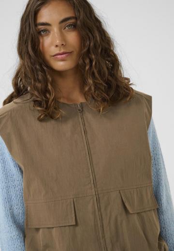 Джинсовая жилетка