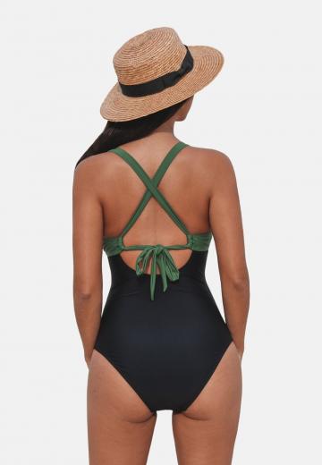 Слитный купальник