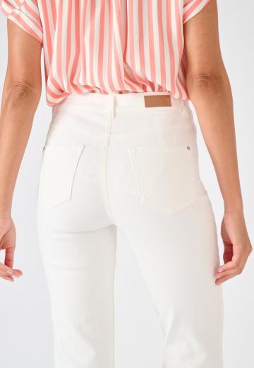 Короткие джинсы