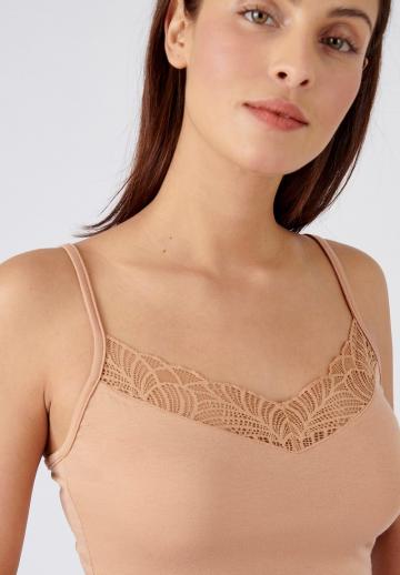 Топ на бретельках