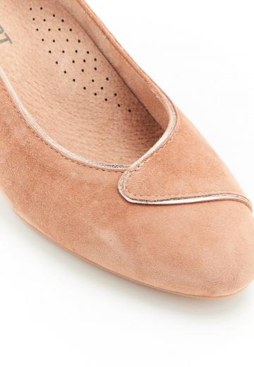 Туфли с высоким носом