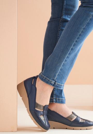 Туфли на танкетке