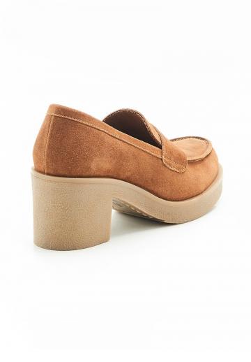 Туфли с высоким носом