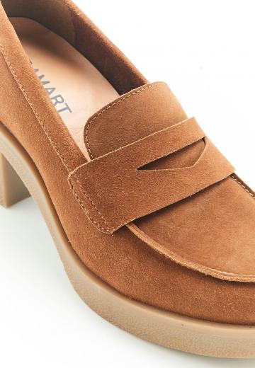 Туфли с высоким носом