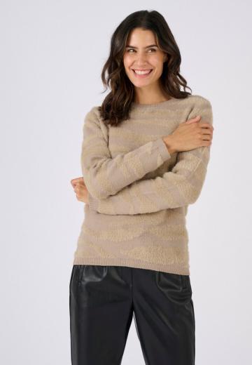 Пуловер в полоску