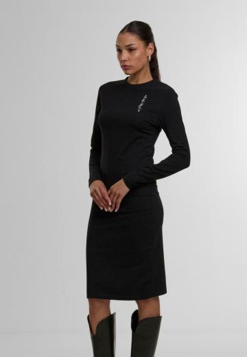 Платье футляр