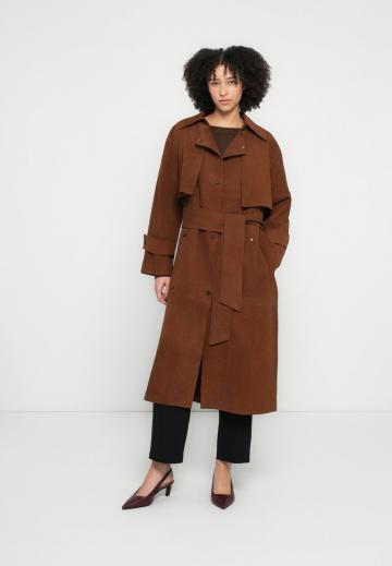 Пальто из искусственной кожи