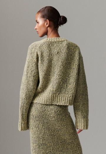 Вязаный жилет