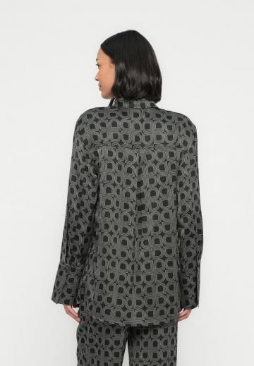 Атласная блузка