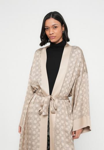 Длинная куртка