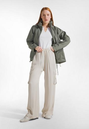 Брюки с накладными карманами