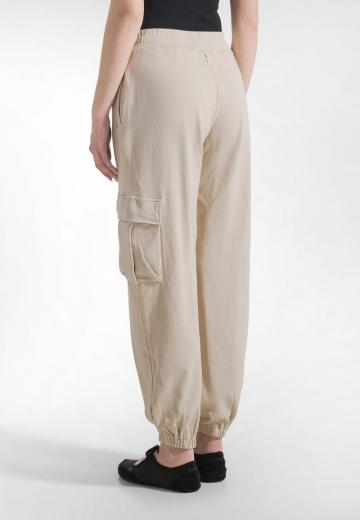 Брюки с накладными карманами
