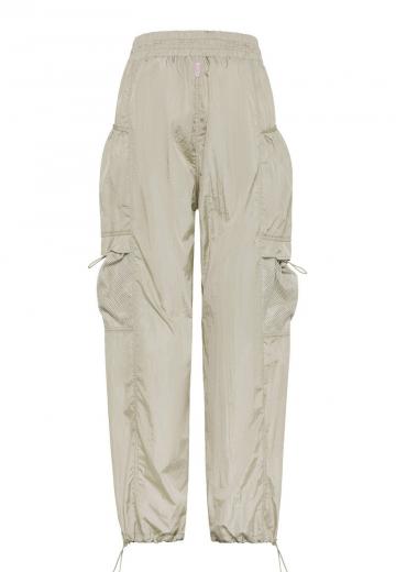 Брюки с накладными карманами