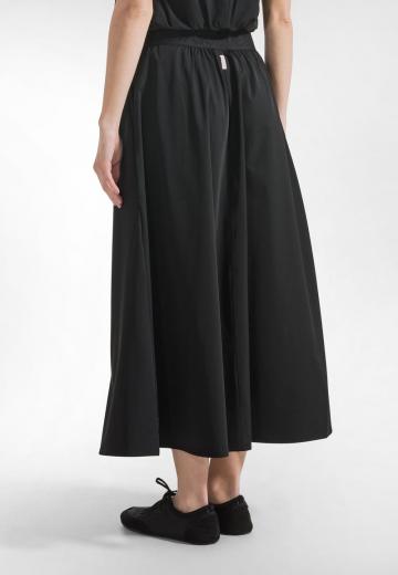 Юбка с накладными карманами