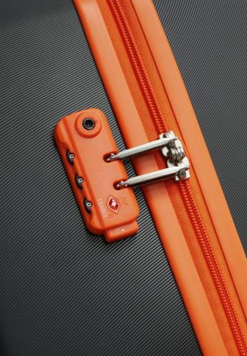 Чемодан на колесах