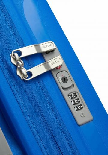 Чемодан на колесах