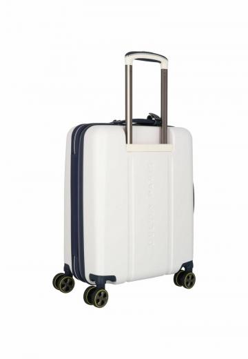 Чемодан на колесах