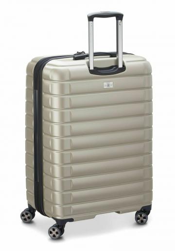 Чемодан на колесах