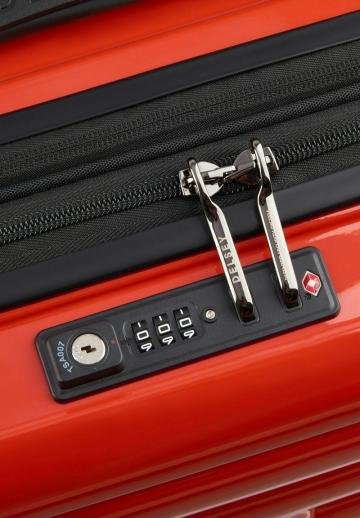 Чемодан на колесах