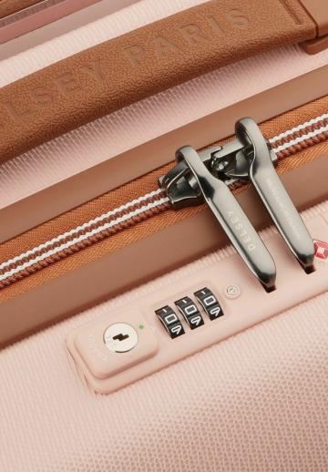 Чемодан на колесах