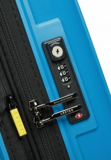 Чемодан на колесах