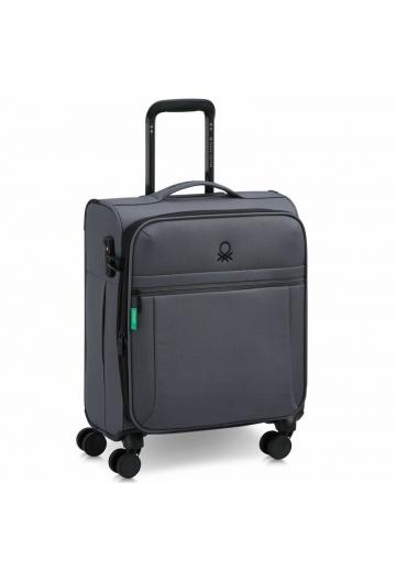 Чемодан на колесах