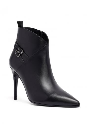 Высокие сапоги