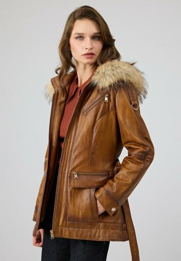 Пальто из искусственной кожи