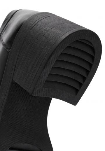 Туфли с высоким носом