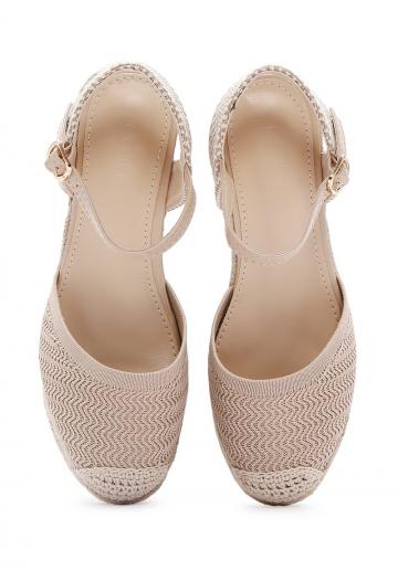 Туфли на танкетке