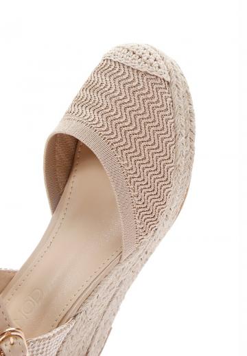 Туфли на танкетке