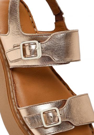 Босоножки на платформе