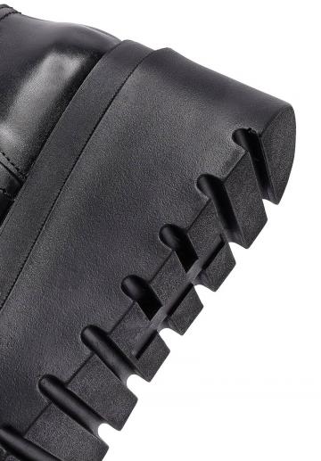 Сапожки на танкетке