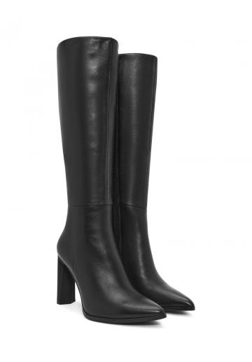 Высокие сапоги