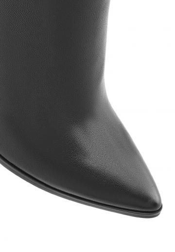 Высокие сапоги