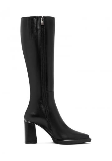 Высокие сапоги