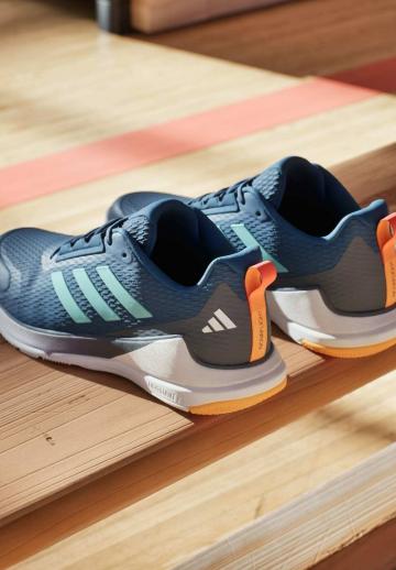 Тренировочные кроссовки