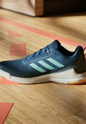 Тренировочные кроссовки