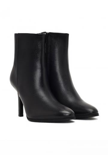 Высокие сапоги