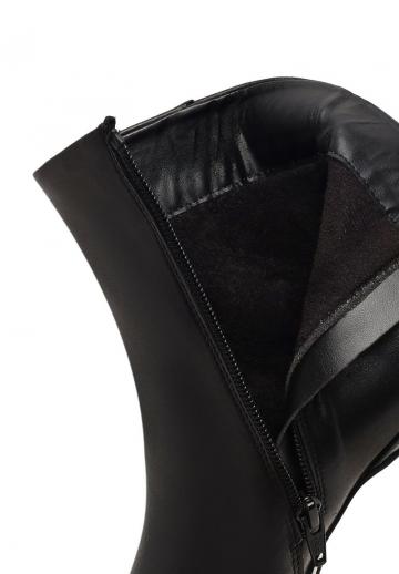 Высокие сапоги